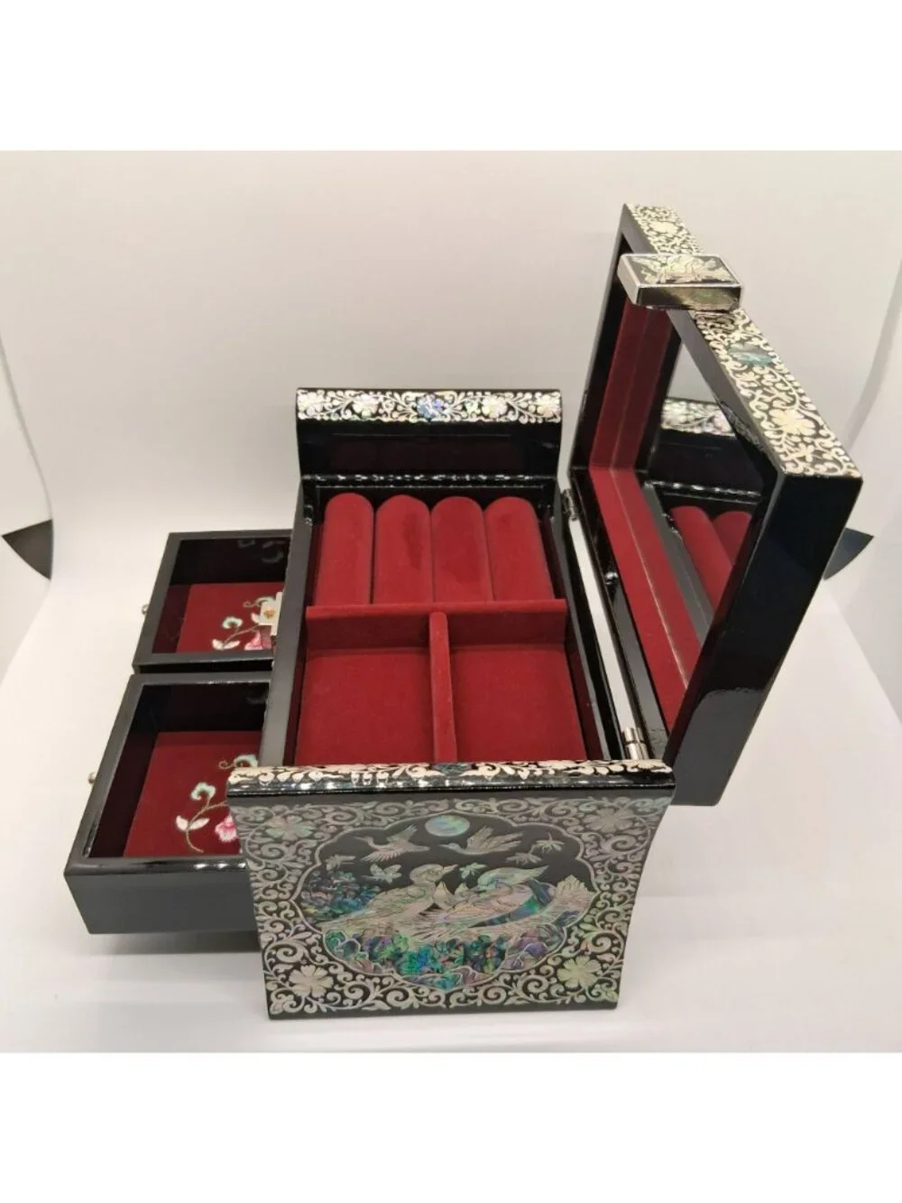 Elegant Mother-Of-Pearl Inlay Asian Jewelry Box Lacquered W Crane & Floral NWOB